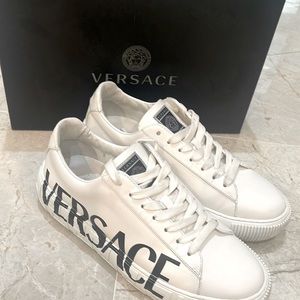 💯 Authentic Versace leather sneakers men 8 women 11 41 Neiman Marcus Worn 2x